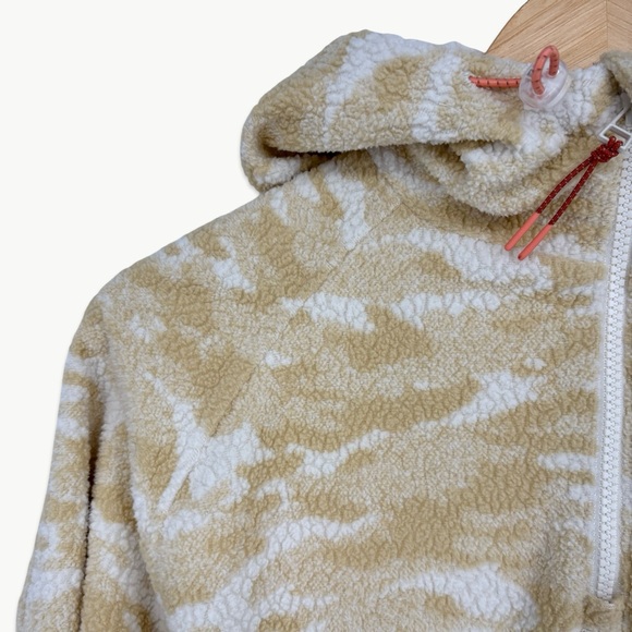 Outdoor Voices Camo PrimoFleece 1/4 Zip Hoodie | Small | White Cloud - Picture 8 of 11